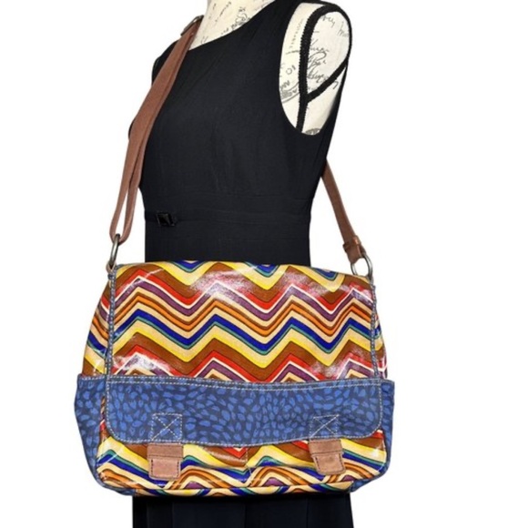 Multicolor Chevron Women's Shoulder Bag - Picture 11 of 11